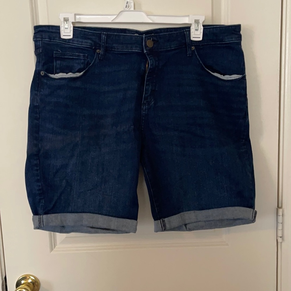 Bermuda dark wash jean shorts